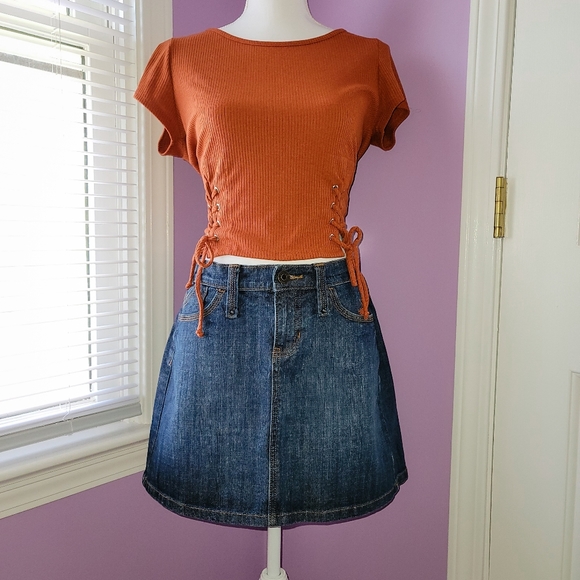 GAP Dresses & Skirts - Gap Dark Wash Jean Skirt•Size 6